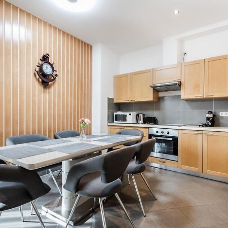 Bpr Timber Loft Home With Balcony Budapest Exteriör bild