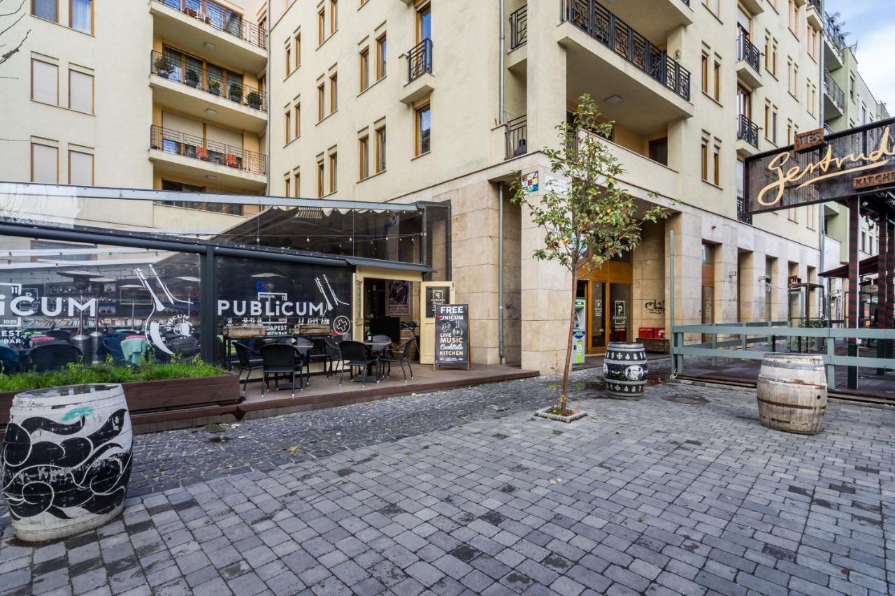 Bpr Timber Loft Home With Balcony Budapest Exteriör bild