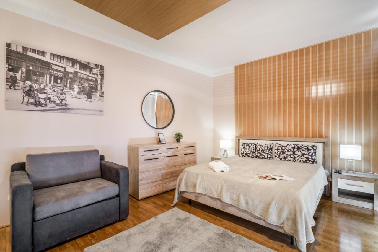 Bpr Timber Loft Home With Balcony Budapest Exteriör bild