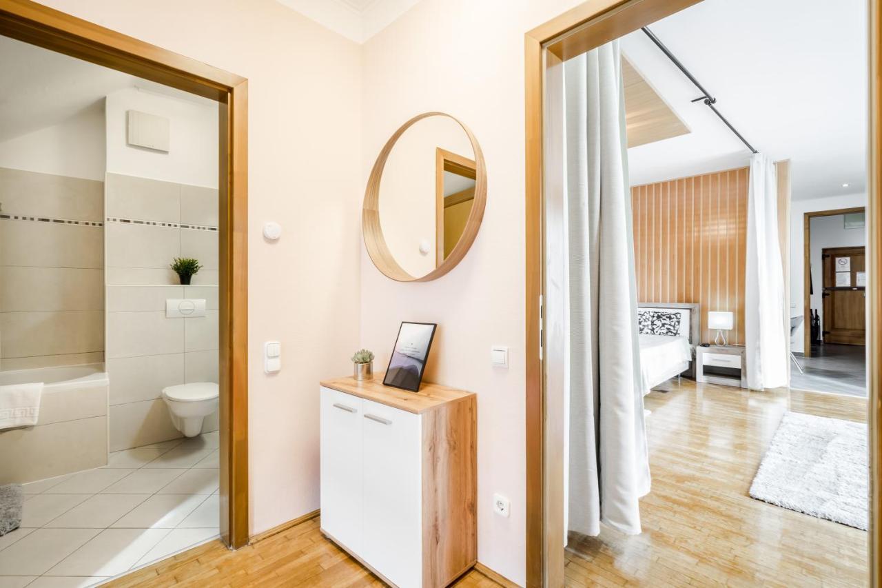 Bpr Timber Loft Home With Balcony Budapest Exteriör bild