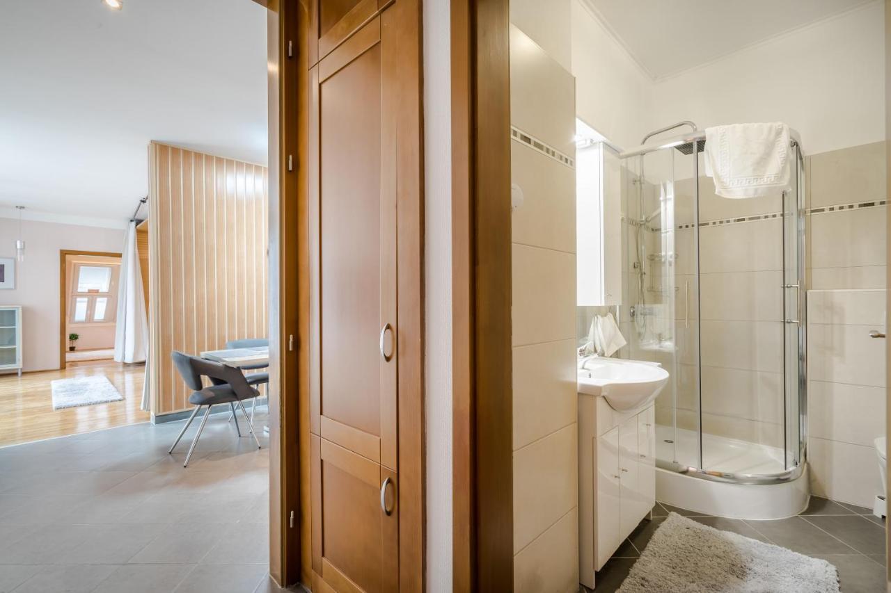 Bpr Timber Loft Home With Balcony Budapest Exteriör bild