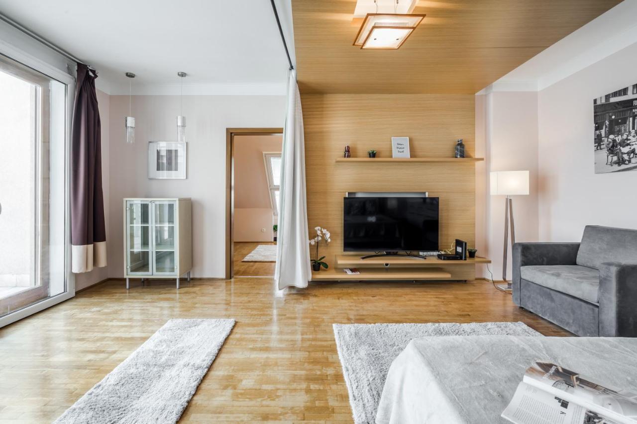 Bpr Timber Loft Home With Balcony Budapest Exteriör bild